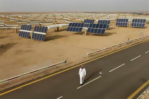 沙特与七个新太阳能项目签署购电协议